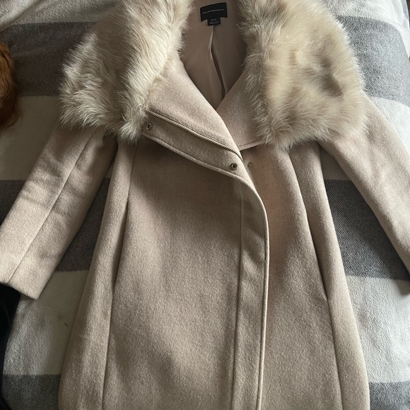 Club monaco winter coat with faux fur - 80% wool- light pink/beige color - Picture 2 of 4